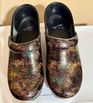 Dansko Clogs Women's Size 37 US 7 Patent Leather Rainbow Nurse Shoes Slip On